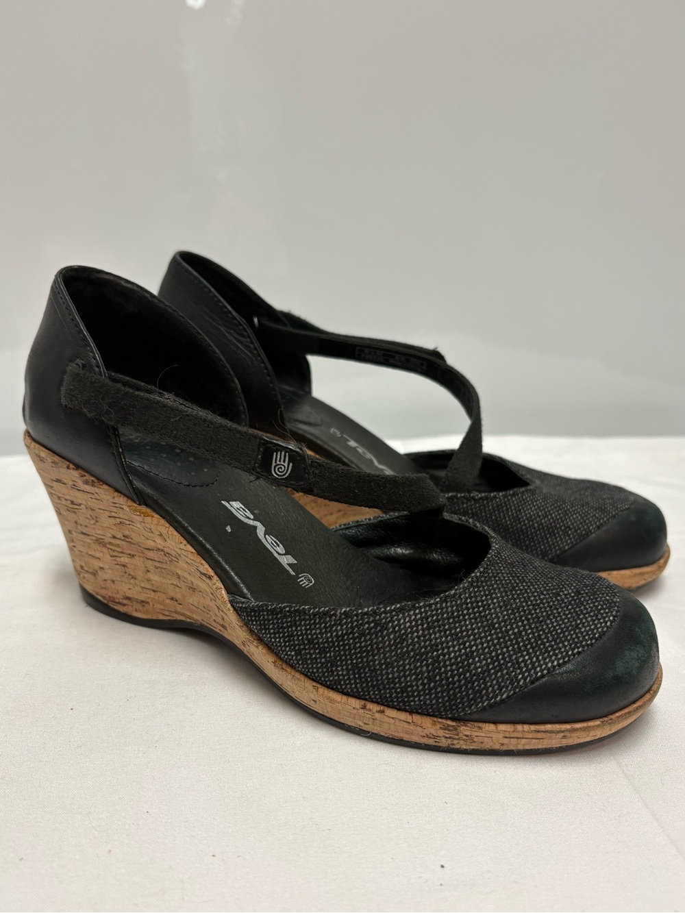 Teva Riviera Mary Jane Cork Wedge Shoes Black Tweed Size 6 EUC